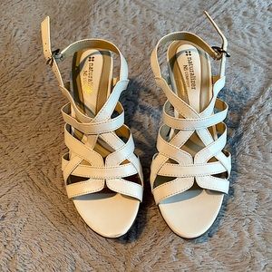 Naturalizer N5 Comfort Heels in White, Size 7.5